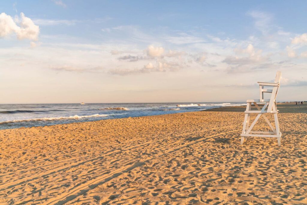 lifeguard chair, beach and ocean